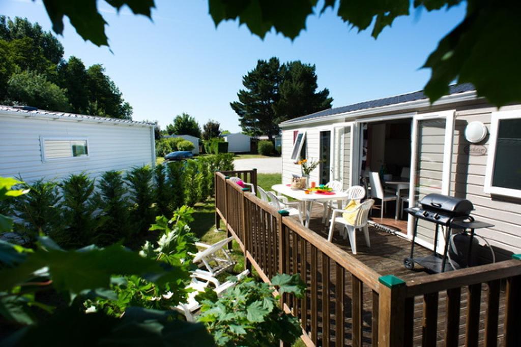 Camping Officiel Siblu Le Lac Des Reves Lattes Exterior photo